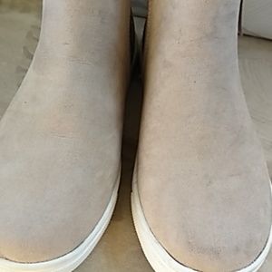 Girl sneaker boot